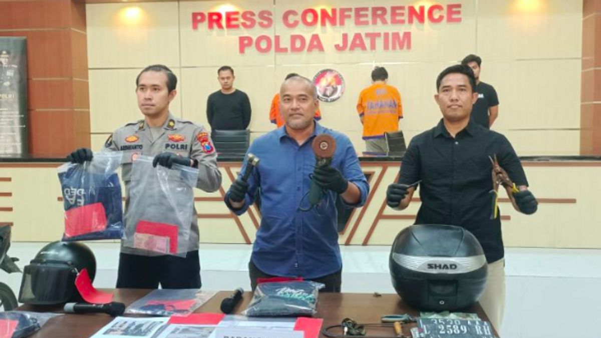 Polda Jawa Timur Tangkap Dua Pelaku Spesialis Pencurian Motor di Sidoarjo