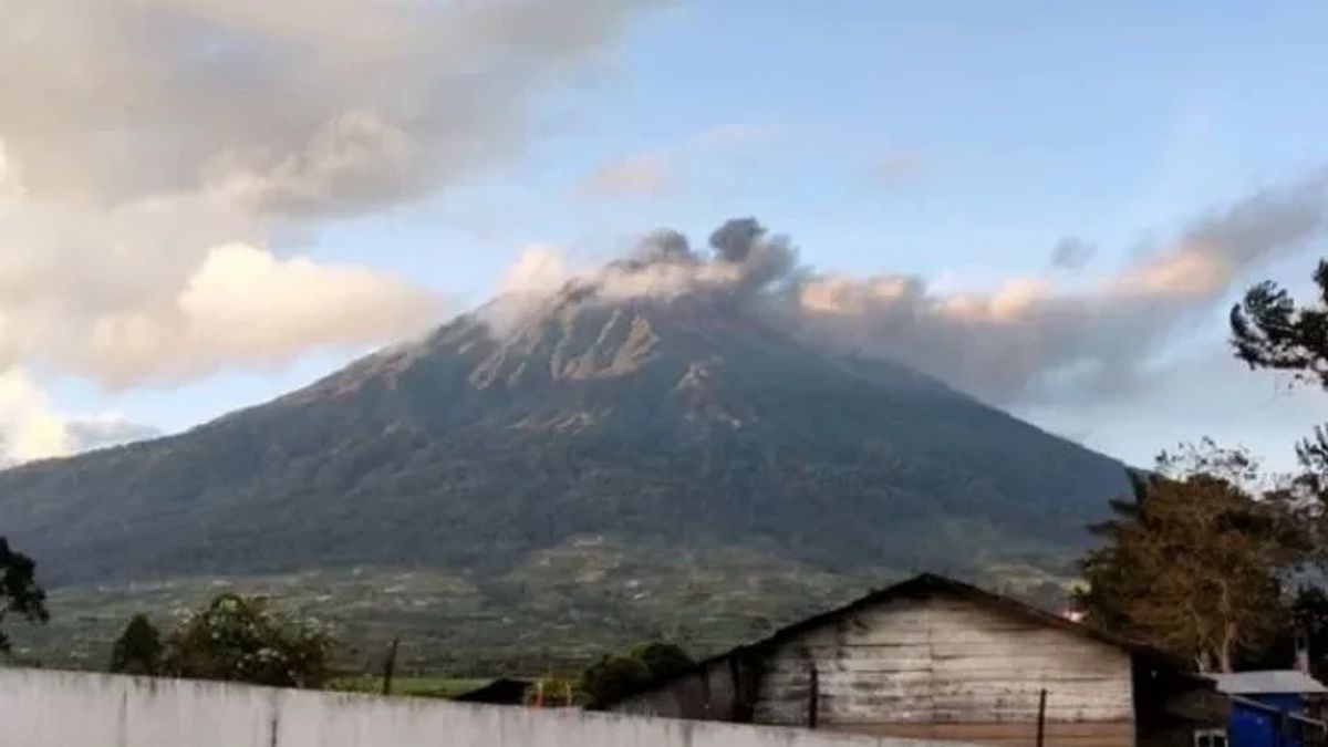 Mount Kerinci Is Back In Eruption, Direction Of Abu Condong To The East And Southeast