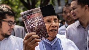 Kecurigaan Amien Rais atas Skenario Jabatan Presiden 3 Periode Mengingatkan Kita pada Buku <i>Jokowi People Power</i>, Berikut Ringkasannya 