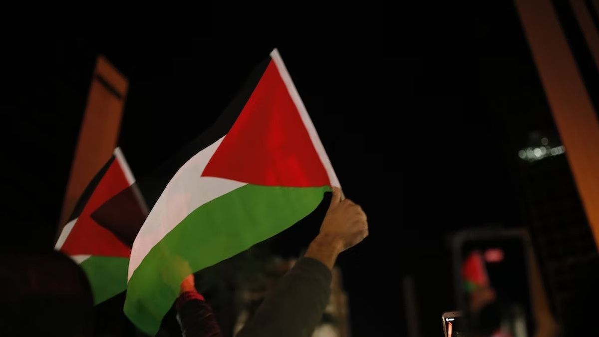 Ribuan Massa Pengunjuk Rasa Pro-Palestina Memprotes Dukungan Biden ke Israel