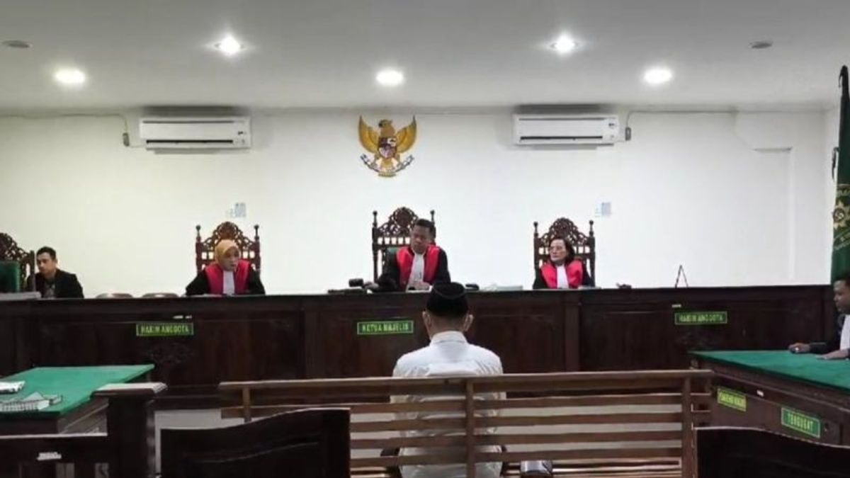 Former SMK Principal In South Bengkulu Defendant Of Corruption BOS Fund Sentenced To 4 Years In Prison