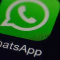 WhatsApp Web版本的黑暗模式初始显示