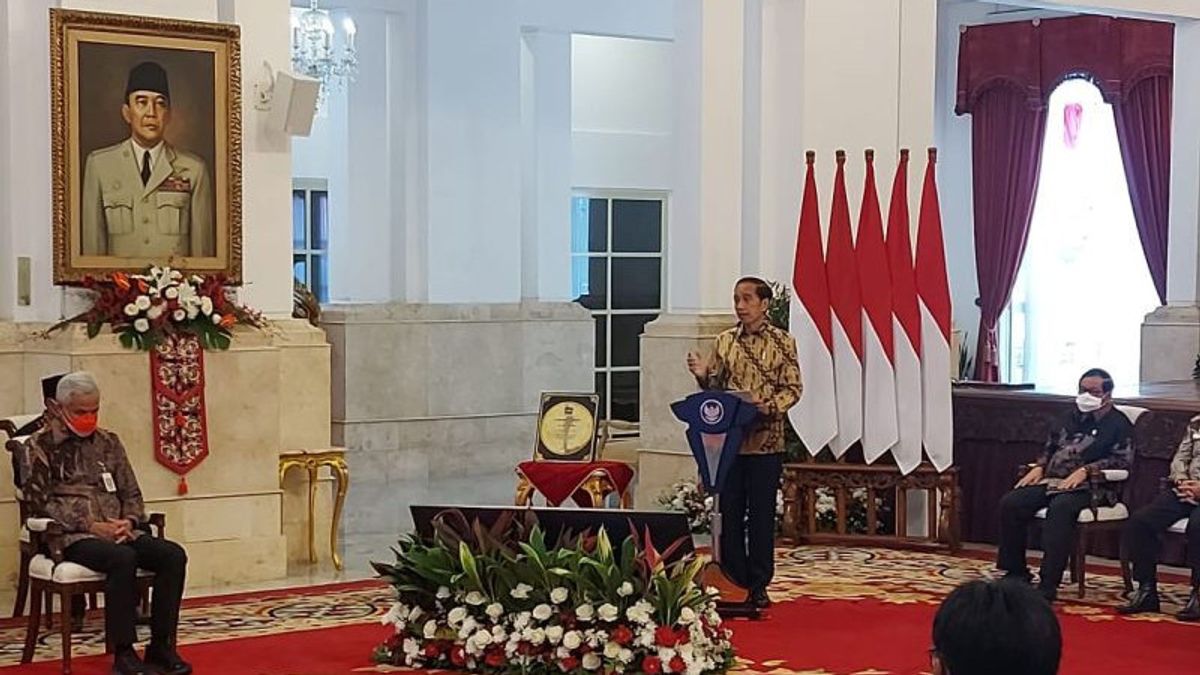 الرئيس جوكوي يصف مخزونات الأرز ب 10.2 مليون طن دليلا على الأمن الغذائي في إندونيسيا وسط الأزمة العالمية