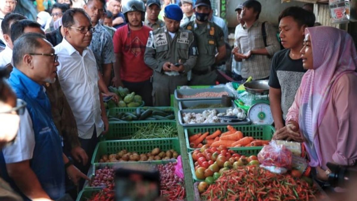 Sebut Harga Pangan di Makassar Stabil, Mendag Zulhas: Beberapa Justru Lebih Murah dari Pulau Jawa