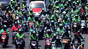 Dozens Of Ojol Drivers Control The Funeral Process Of Bekasi Mutilation Victims