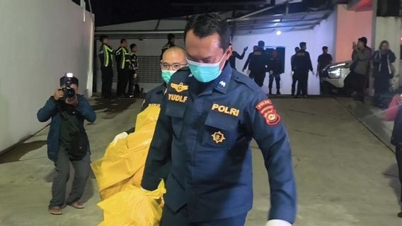 警方确认ALS公共汽车致命事故的16名遇难者