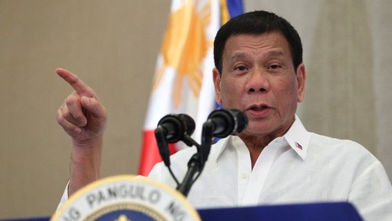 フィリピン警察がドゥテルテ元大統領の「殺人犯部隊」の主張を調査する