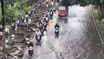 Surut Flood, Daan Mogot Road Can Now Be Cross-Vehicle