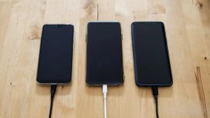 Les utilisateurs d’iPhone se réjouissent d’un truc de charge partagée de batteries