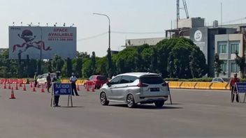Ratusan Mobil Langgar Aturan Ganjil-genap di Gerbang Tol Pasteur Bandung