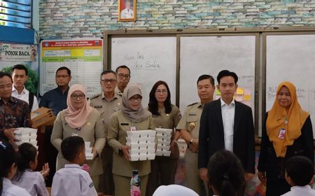 Uji Coba di Sekolah Dipantau Wapres Gibran, Pj Gubernur DKI Pastikan Program Makan Gratis Masuk APBD 2025 