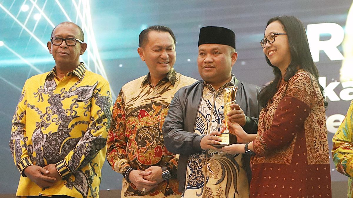 Sugiat Santoso Terima Penghargaan Legislator Peduli HAM di KWP Award 2026