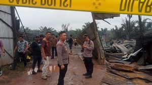 Gudang Minyak Solar Ilegal di Jambi Terbakar