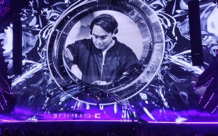 Dipha Barus Hadirkan Ornamen Tanah Karo Saat Tampil di DWP24