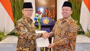 Nusron Serahkan Sertifikat Aset Kemenlu demi Punya Kepastian Hukum Jelas