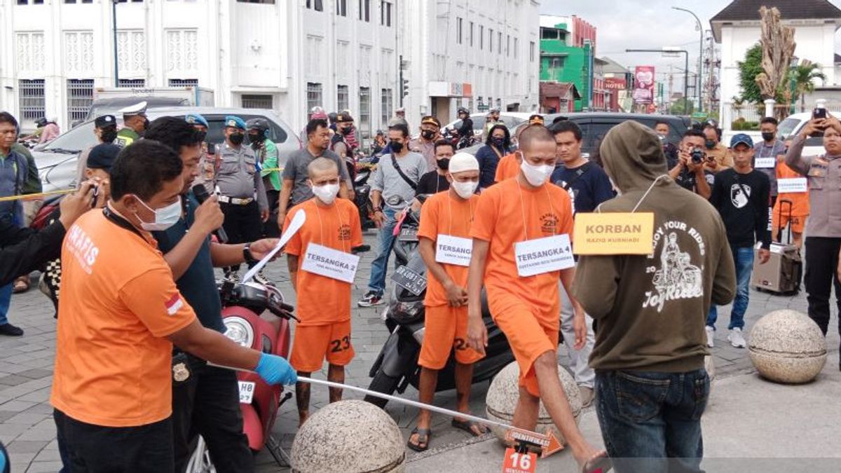 Yogyakarta Police Holds Reconstruction Of Violence Cases At Zero Point Km: 15 Scenes With 3 TKPs