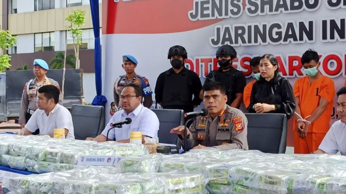 廖内警方追捕来自马来西亚的276公斤甲基苯丙胺背后的主谋