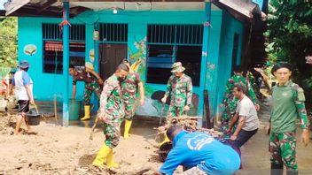 3 Districts In Teluk Wondama West Papua Hit By Flash Floods, Paulus Waterpauw Orders Aid Distributed Immediately