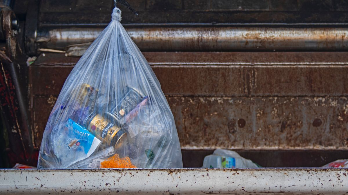 DKI Dinilai Belum Siap Terapkan Larangan Kantong Plastik, Pedagang Minta Kelonggaran