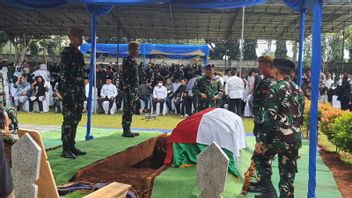 The Late Wife Buried With A Military Procession, Moeldoko Expresses His Gratitude