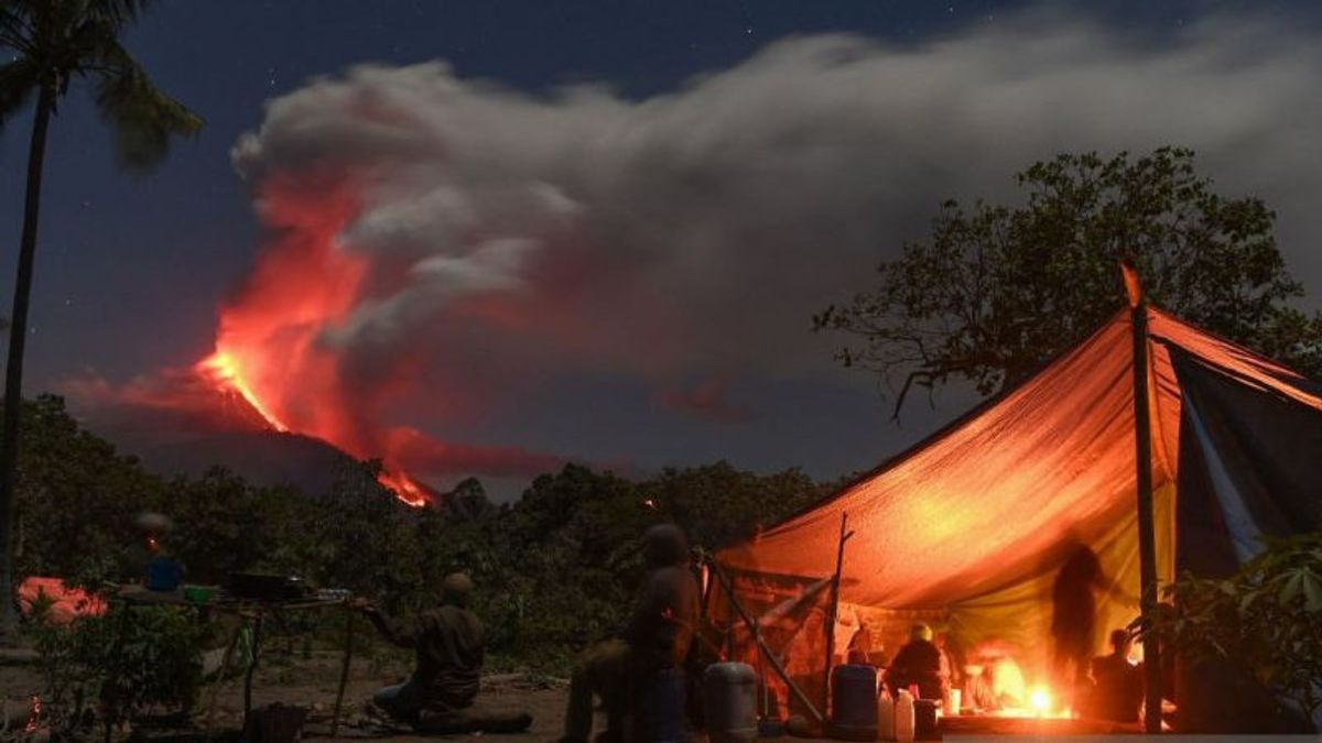 プアンは管理上の問題を忘れるように頼んだ、最も重要なことはレウォトビ山の噴火の影響を受けた子供たちが学校に行かなければならないということです