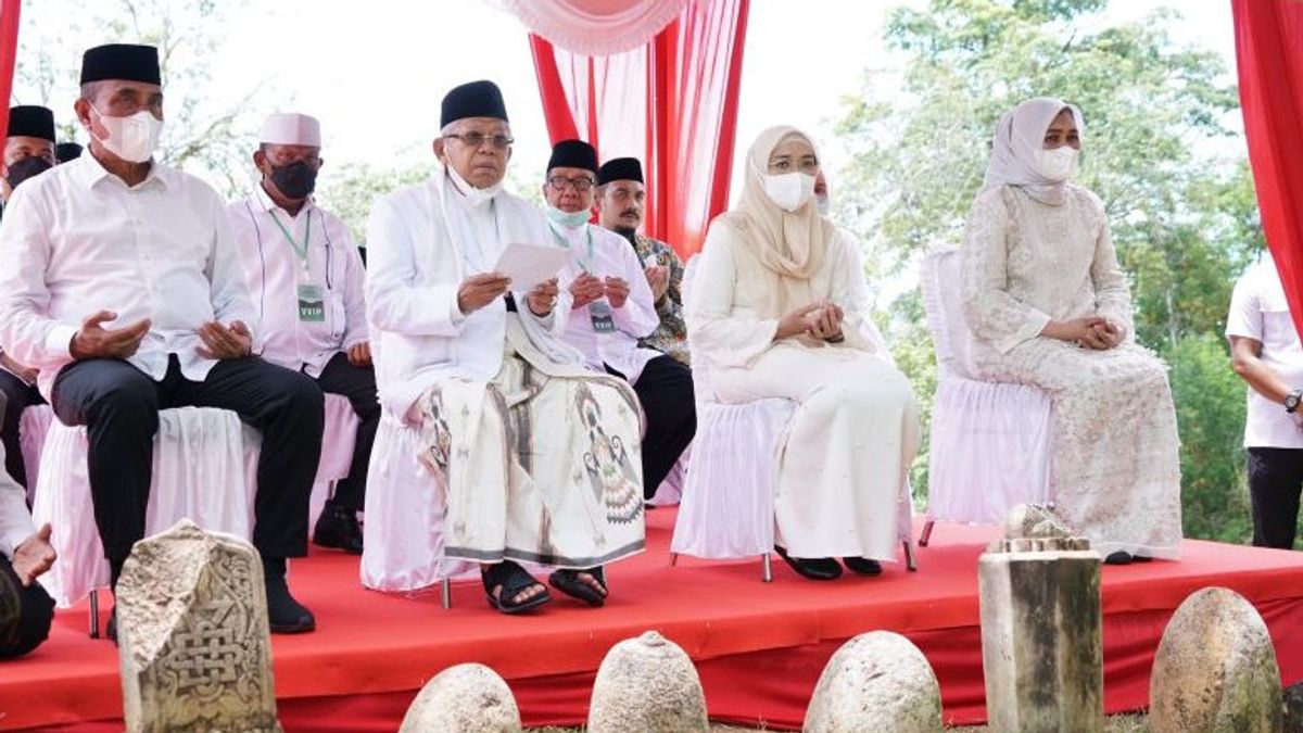 Wapres Ziarah ke Kompleks Makam Islam Tua Mahligai di Barus Sumut