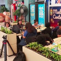 Playground hingga Fotobox Jadi Favorit Penumpang di Stasiun Pasar Senen