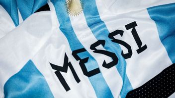 Gara-gara Meluk Messi, Fan Beratnya di Beijing Dilarang Nonton Bola Setahun