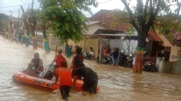 2 Water Pumps Function To Overcome Floods In Pamekasan
