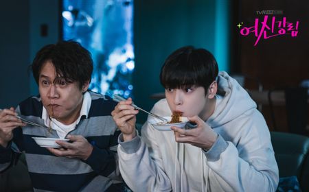 Lee Su Ho dan Ayah Joo Kyung Makan Bersama di Episode Terbaru True Beauty