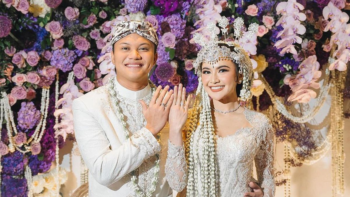 4 Potret Rizky Febian dan Mahalini Resmi Menikah, Sah!