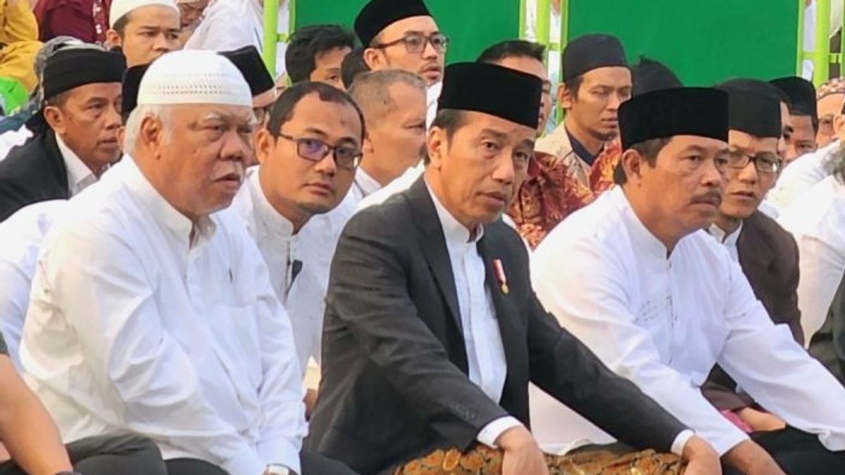 Ditemani Menteri Basuki, Jokowi Salat Id di Simpanglima Semarang