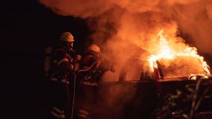 Recycle Facilities In Northampton UK Fire, 10 Fire Cars Deployed