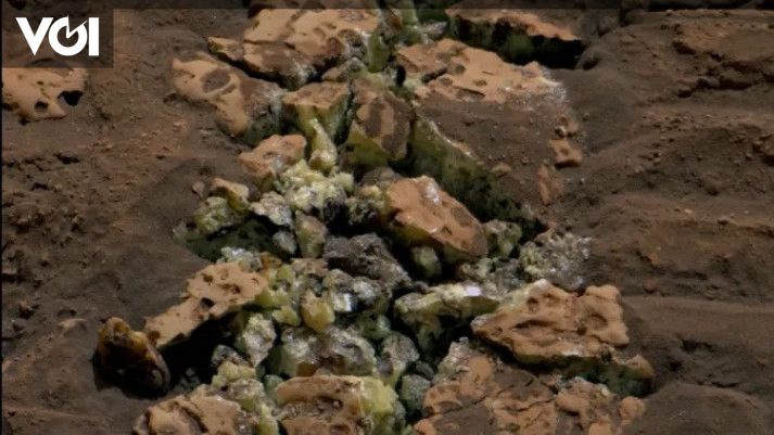 Curiosity Explorer Robotic Finds Pure Sulfur in Martian Rock