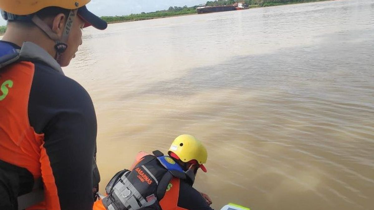 Tim SAR Sudah Sisir Sungai Batang Hari 20 Km, ABK yang Tenggelam Belum Juga Ditemukan