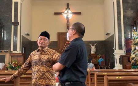 Hadir di Acara Muswil ke-16 Muhammadiyah Jatim, Menko PMK Sempatkan Diri Kunjungi Gereja Katolik Santa Maria