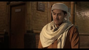 Bara Valentino Perankan Sosok Kontroversial di Serial <i>Jangan Panggil Aku Gus</i>