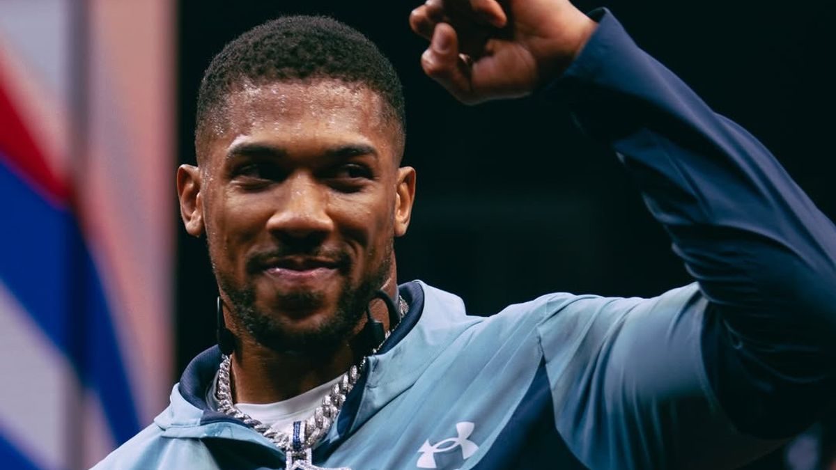 Anthony Joshua Teken Kesepakatan untuk Duel dengan Tyson Fury