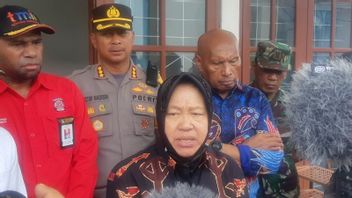 Mensos Risma Berikan Santunan Rp15 Juta Bagi Ahli Waris Korban Gempa Jayapura