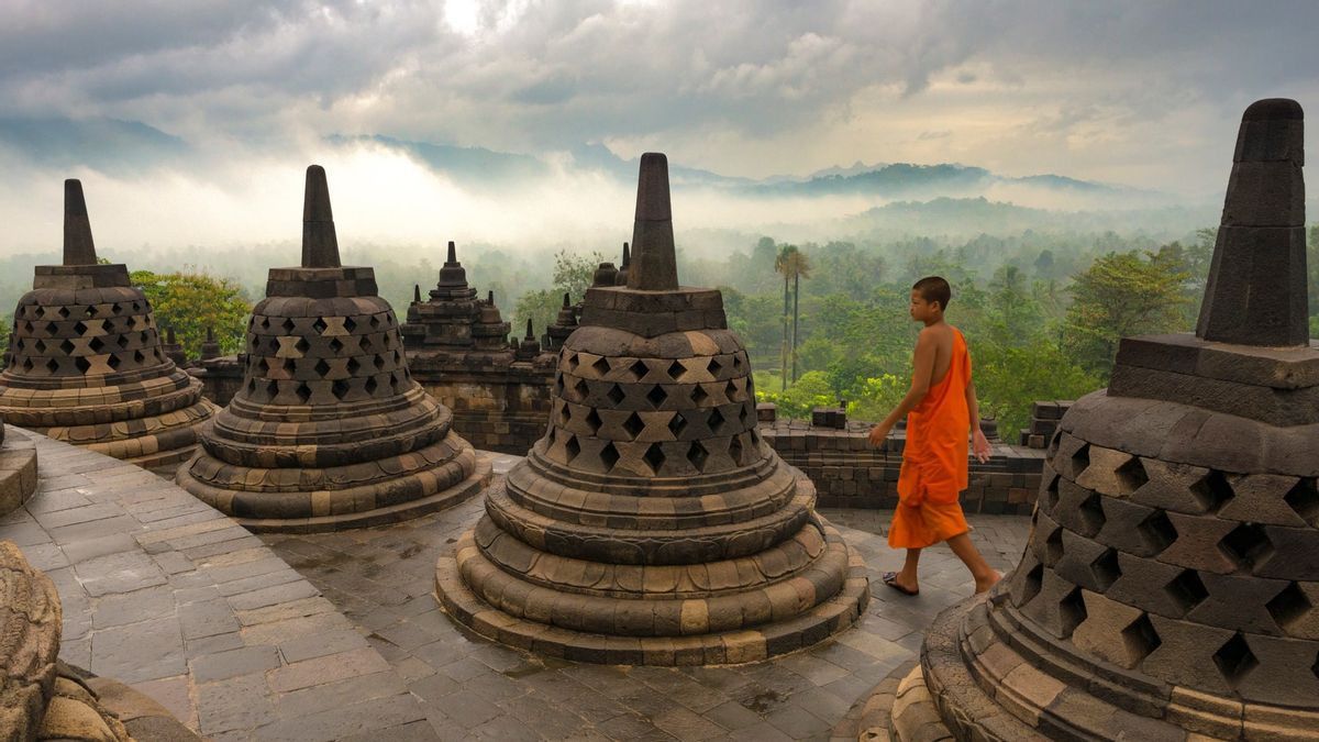 Tiket Masuk Borobudur Rp750ribu, Ganjar Minta Pihak Candi Edukasi Alasan Kenakan HTM