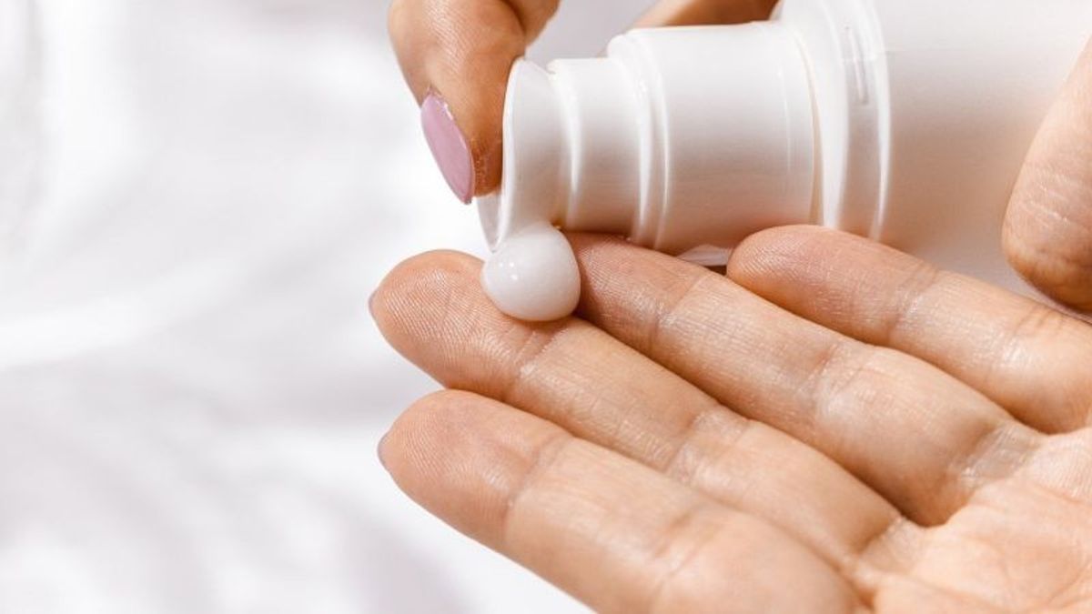 Dermatologist And Gender Specialist: Avoid Lotion Containing Lightening During Fasting