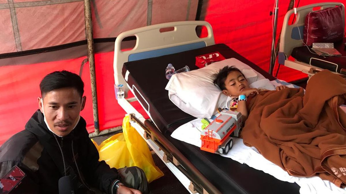 <i>Feeling</i> Kuat Sang Ayah, Azka Masih Hidup Terjebak di Reruntuhan Rumah Usai Hilang Tiga Hari Pascagempa Cianjur