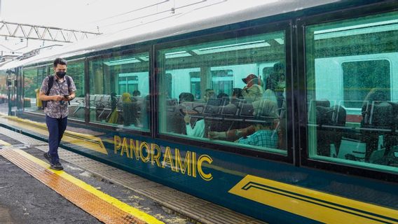 ina présente un tour de Mutiara Est Pandora pour le Mudik Lebaran, notez le calendrier
