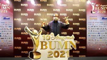 PTPPがBUMNアワード2021で受賞、タンリ・アベンが直接引き渡した
