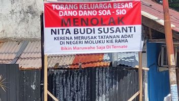 The Wife Of The Late Sultan Of Ternate Nita Budhi Threatens To Report Back Sultanate Devices
