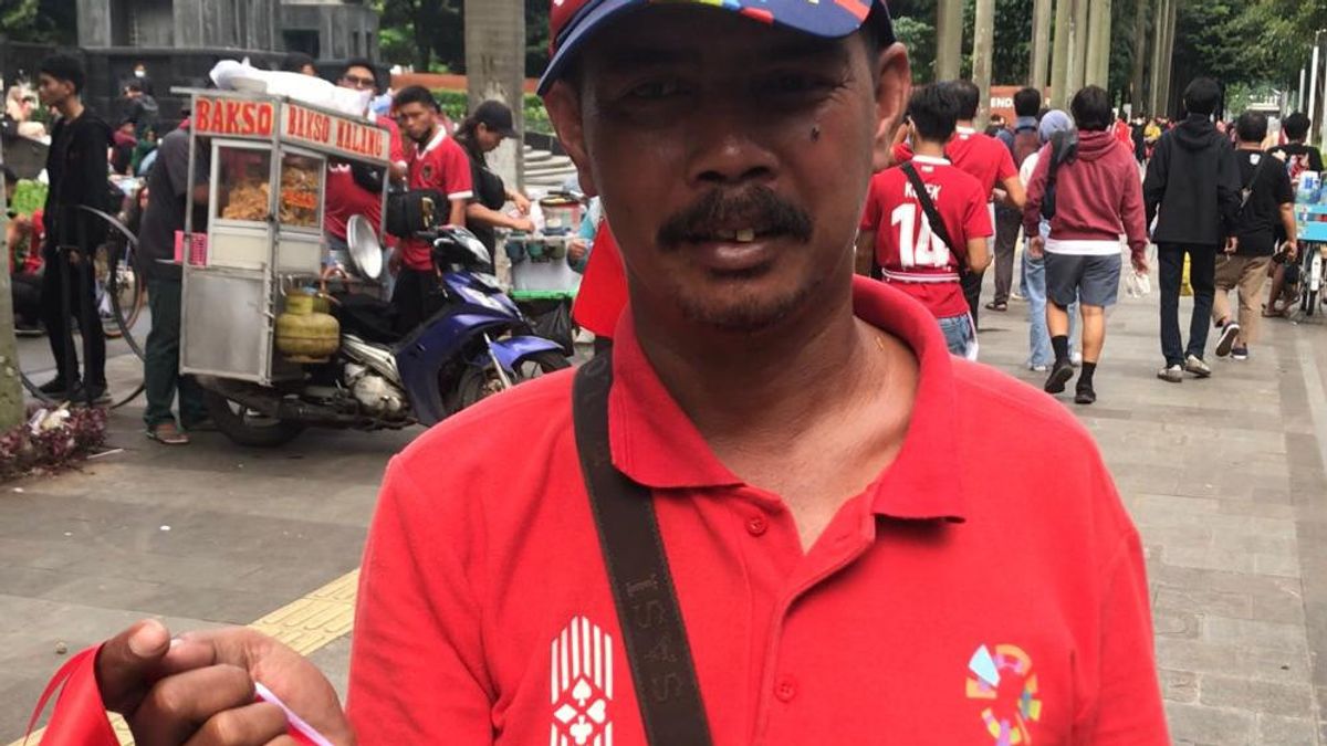 Antusiasme Suporter Timnas Indonesia Vs Thailand Lebih Tinggi, Pedagang Atribut Raup Untung Lebih dari 100 Persen