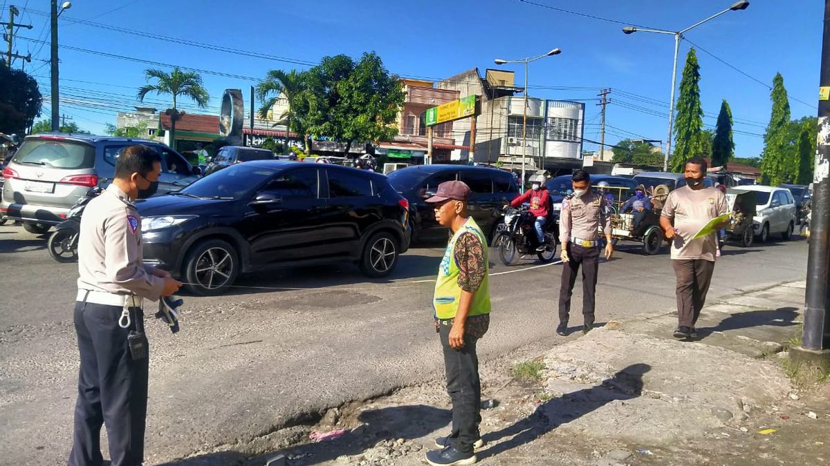 Une Moto Pedicab Frappe Des Piétons à Mort à Deli Serdang