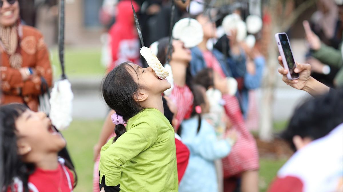 RI Anniversary Celebration At The Indonesian Consulate General In Sydney: There Is A Golf Competition To Eat Crackers, The Main Prize Is Airplane Tickets