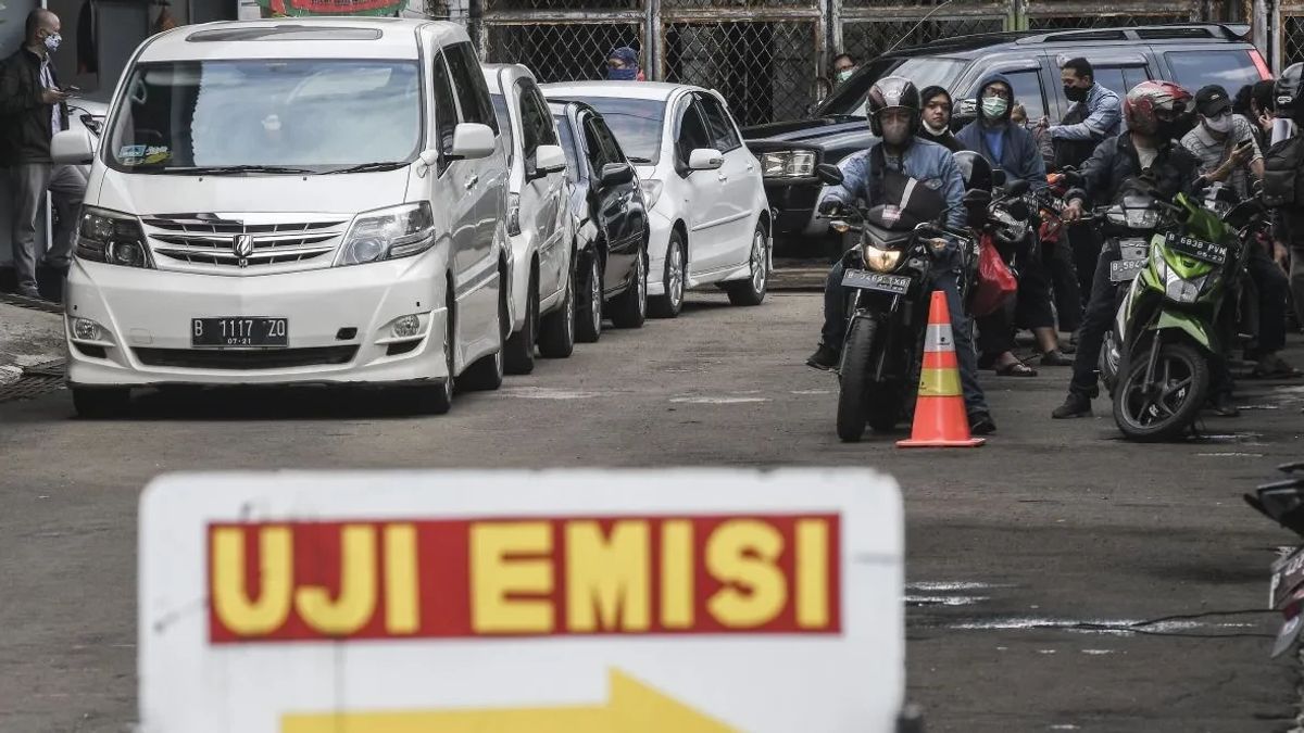 Jakarta Conducts Trial Emission Test Tickets at 6 Points Today, 516 Vehicles Received Warning Tickets