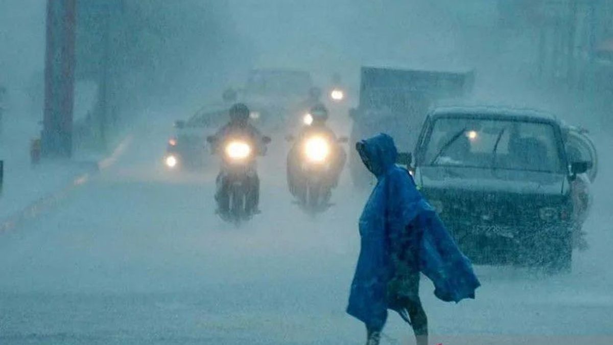 Today's Weather, Beware Of Thunderstorms In Most Of Indonesia